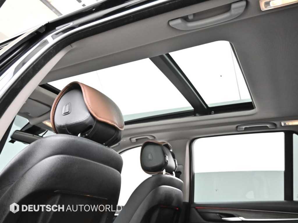 BMW X5 — photo 11