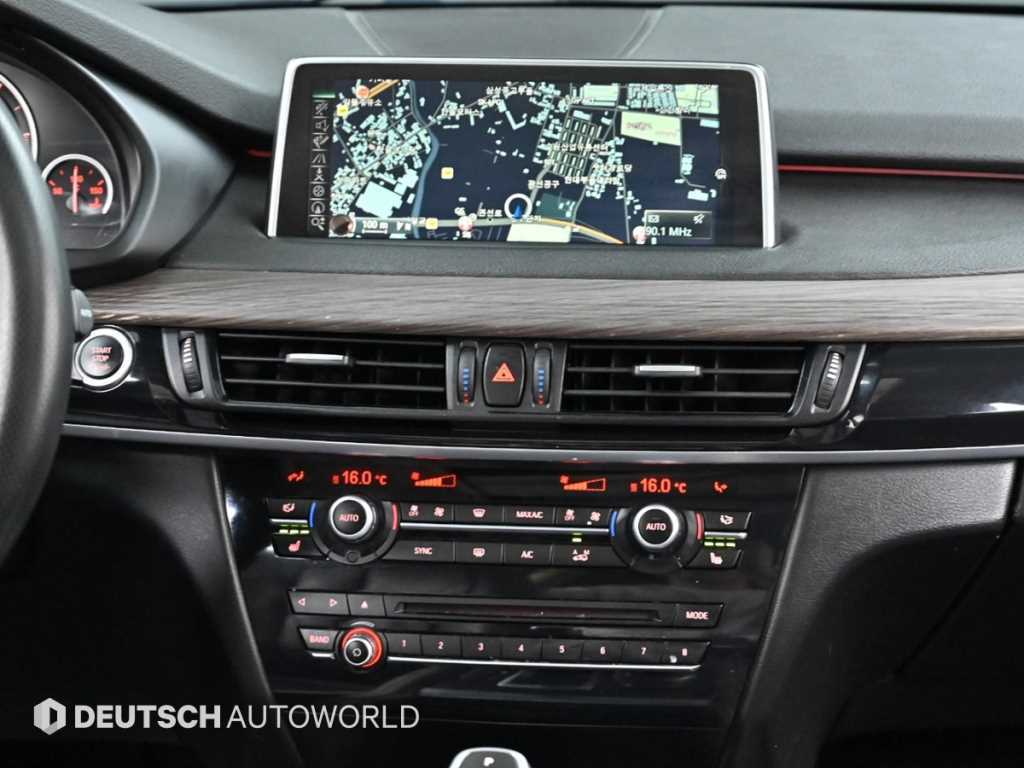 BMW X5 — photo 15
