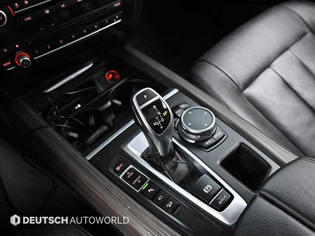 BMW X5 — photo 18