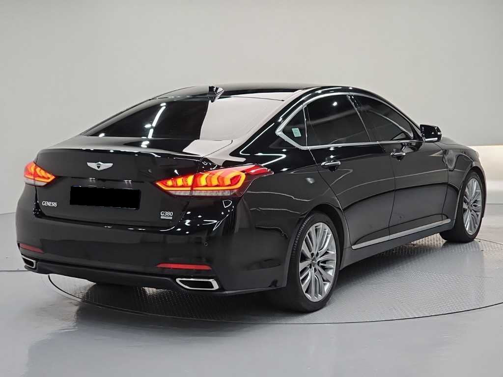 Hyundai Genesis — photo 04
