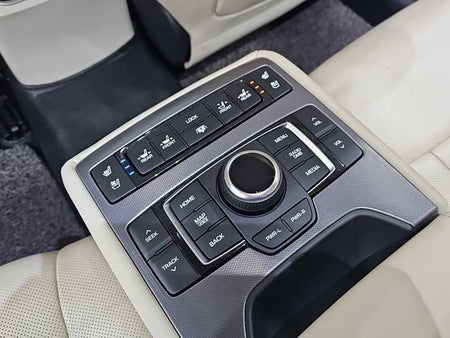 Hyundai Genesis — photo 13