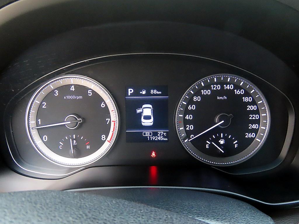 Hyundai Grandeur — photo 09