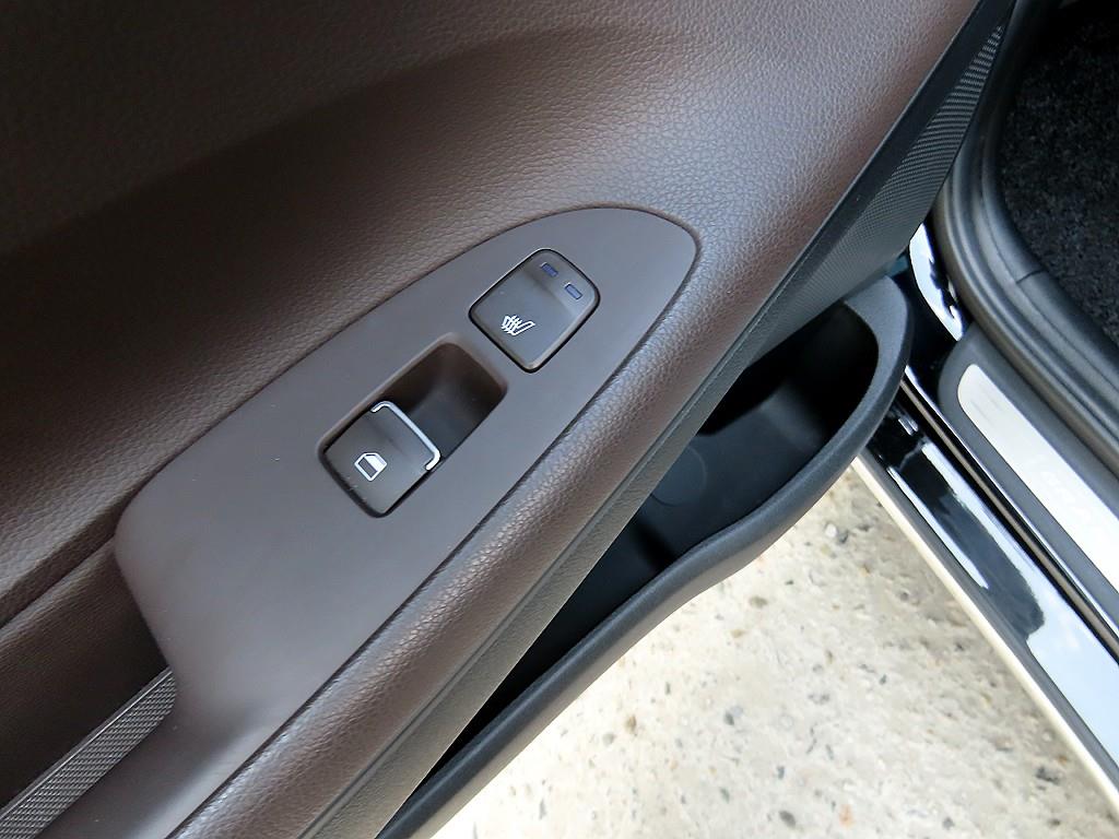 Hyundai Grandeur — photo 17