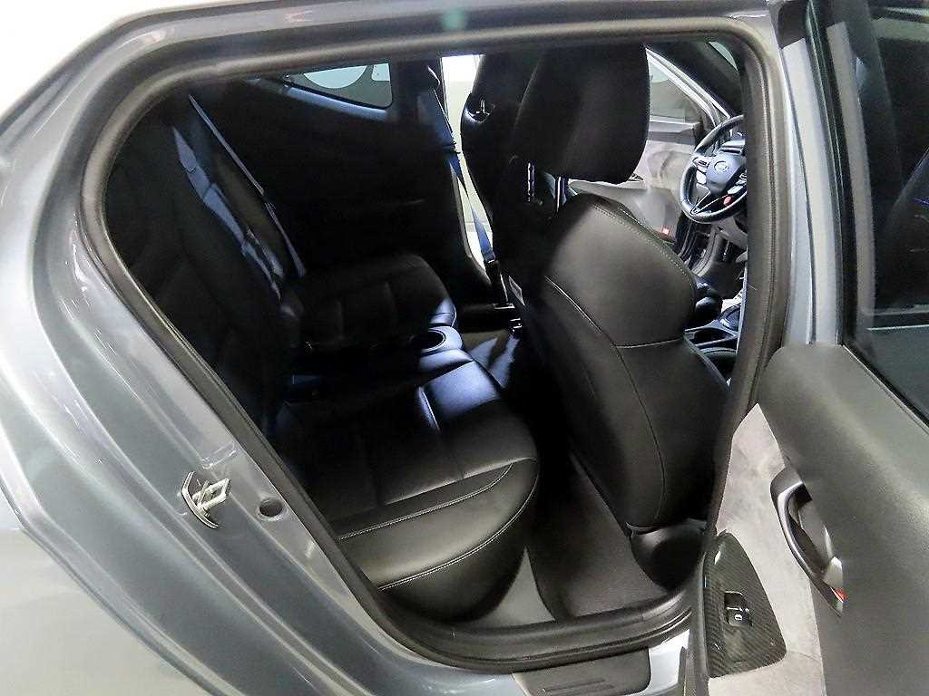 Hyundai Veloster — photo 06