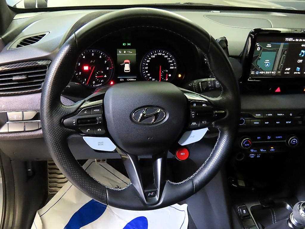 Hyundai Veloster — photo 08