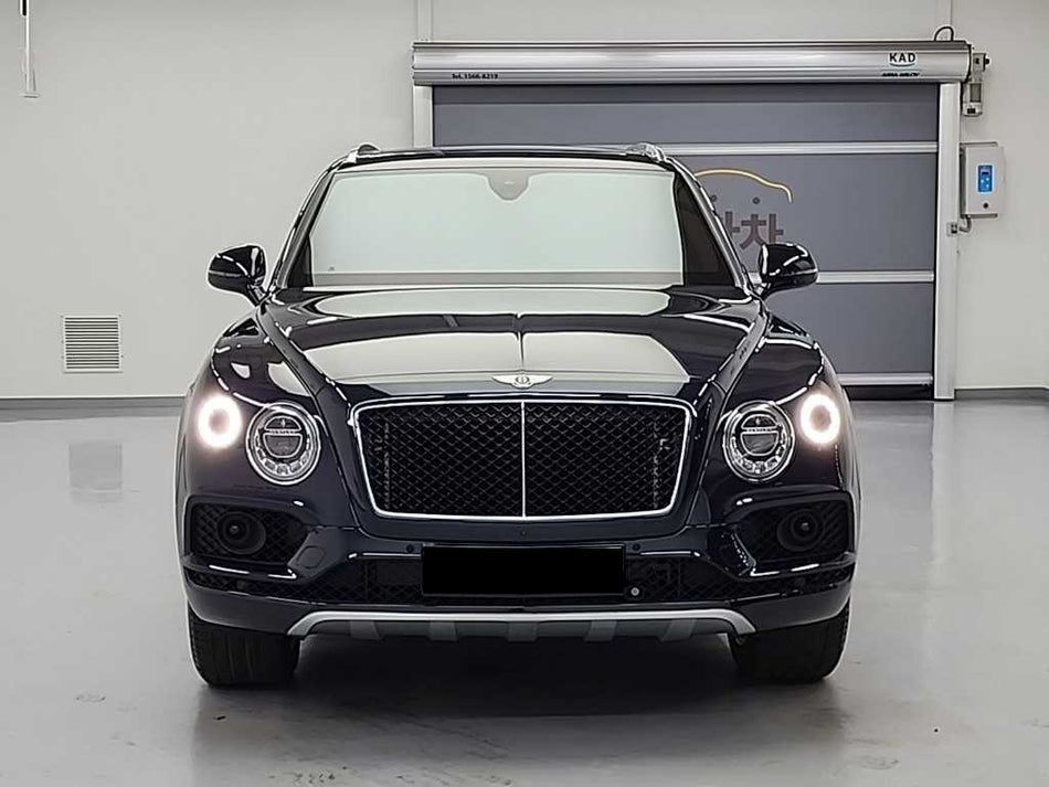 Bentley Bentayga — photo 02