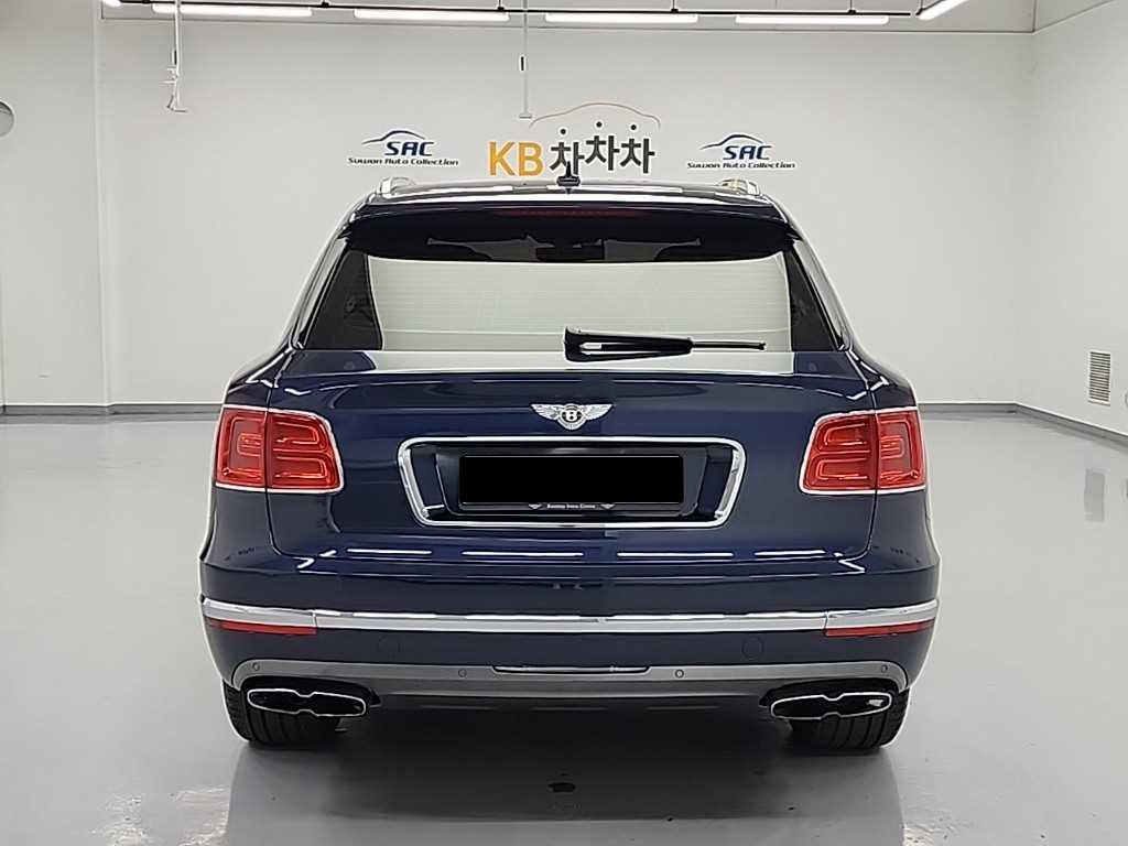 Bentley Bentayga — photo 03