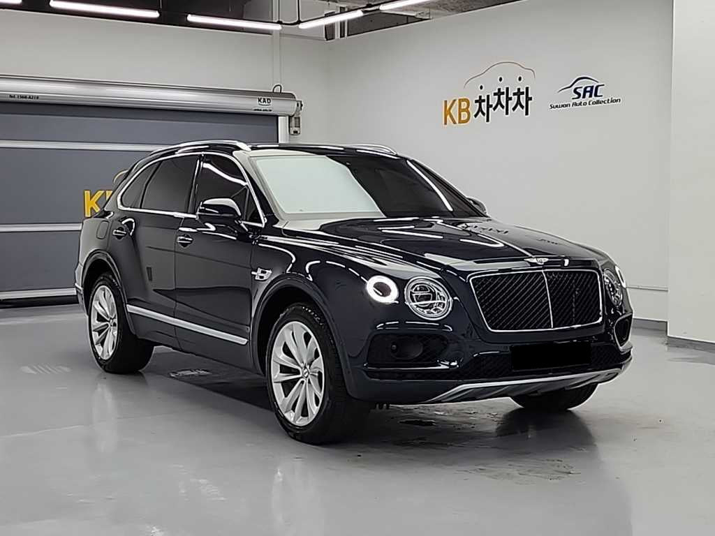 Bentley Bentayga — photo 04