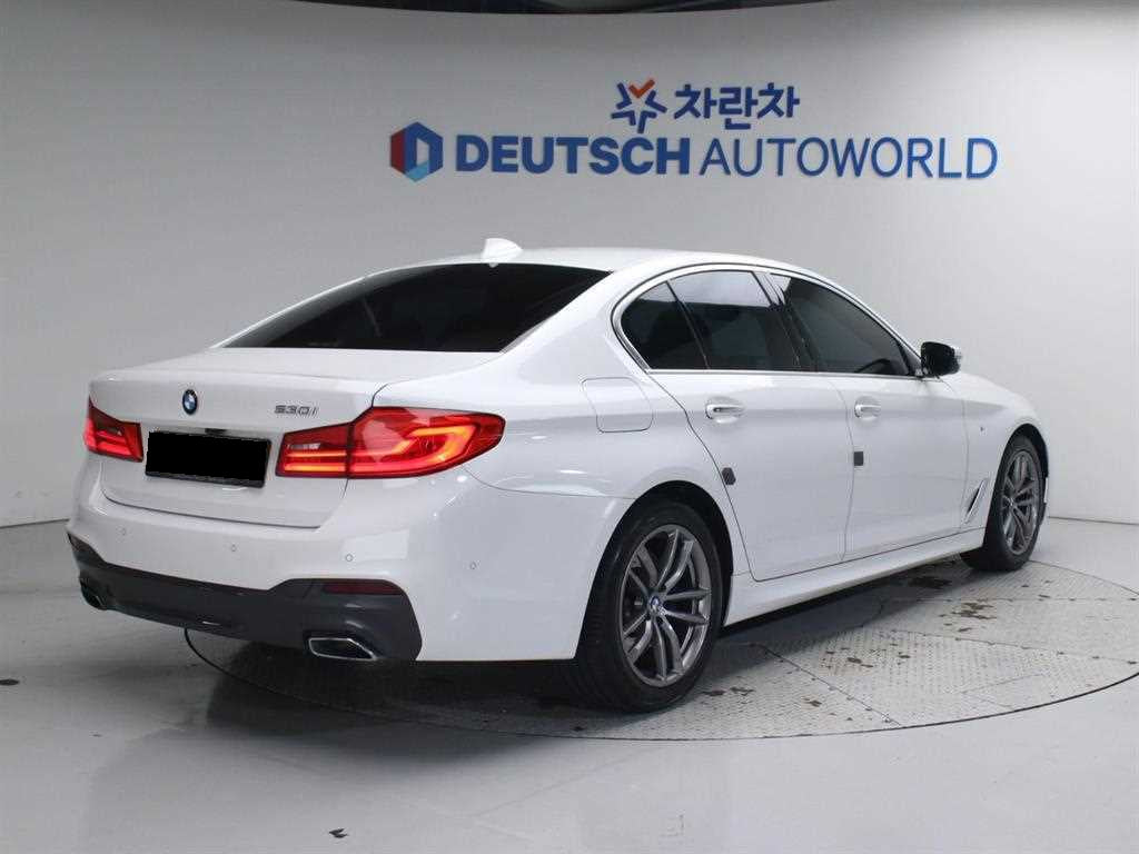 BMW 5-Series — photo 02