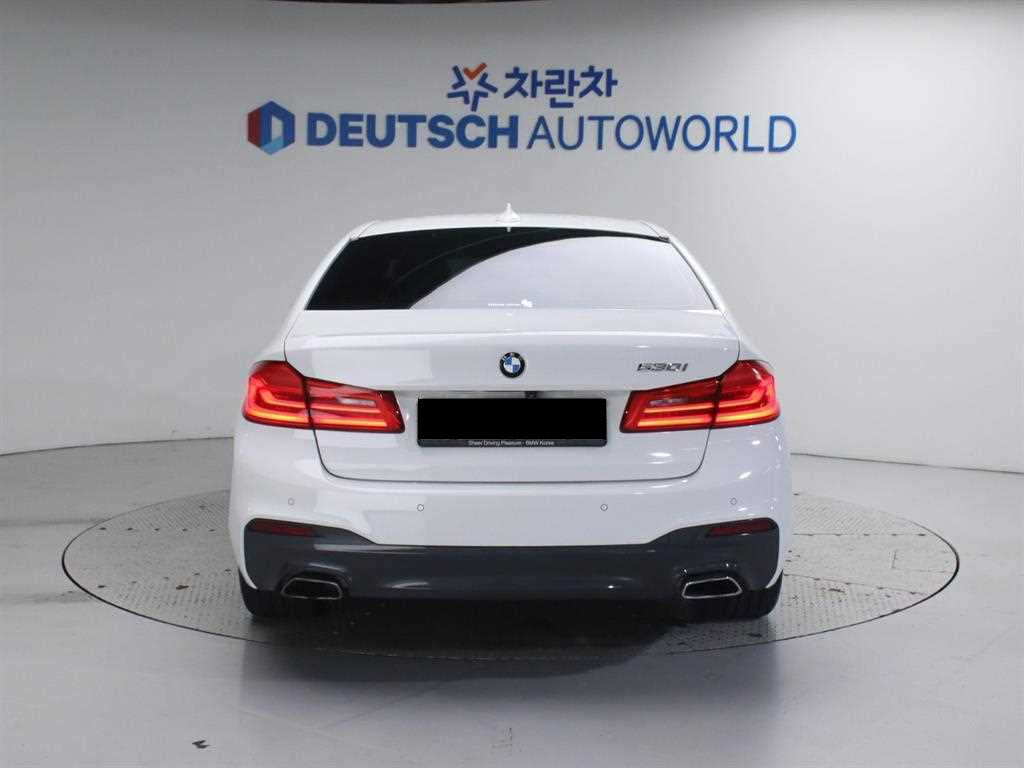BMW 5-Series — photo 04