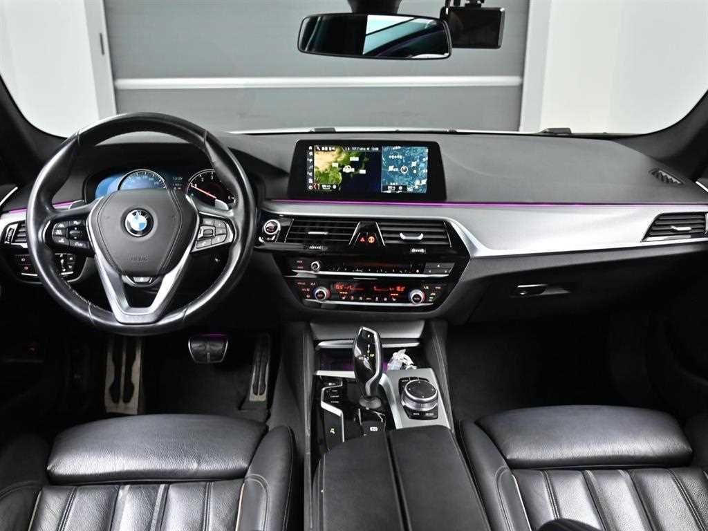 BMW 5-Series — photo 07