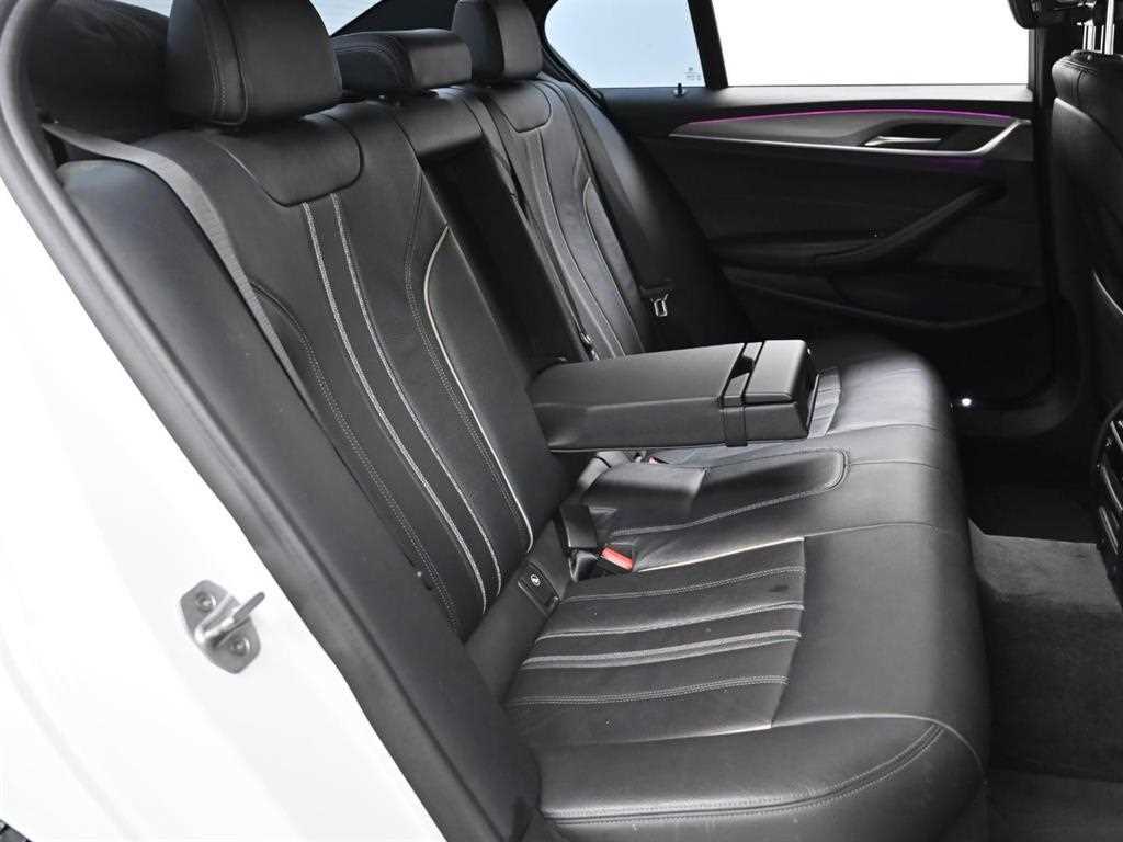 BMW 5-Series — photo 11
