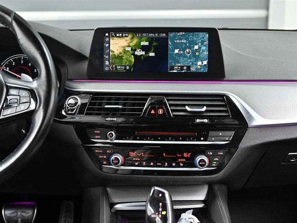 BMW 5-Series — photo 13