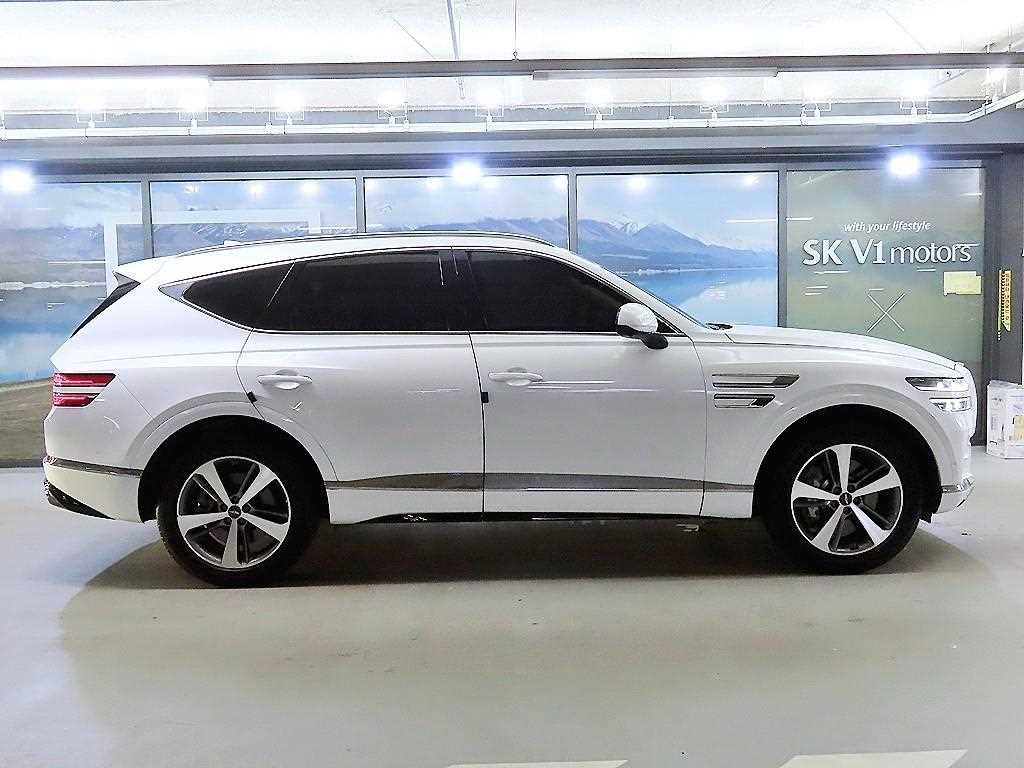 Genesis GV80 — photo 03