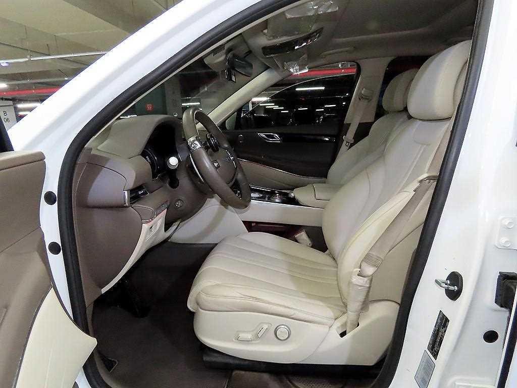Genesis GV80 — photo 06