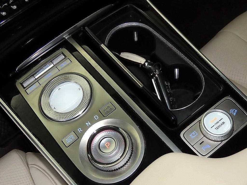 Genesis GV80 — photo 12