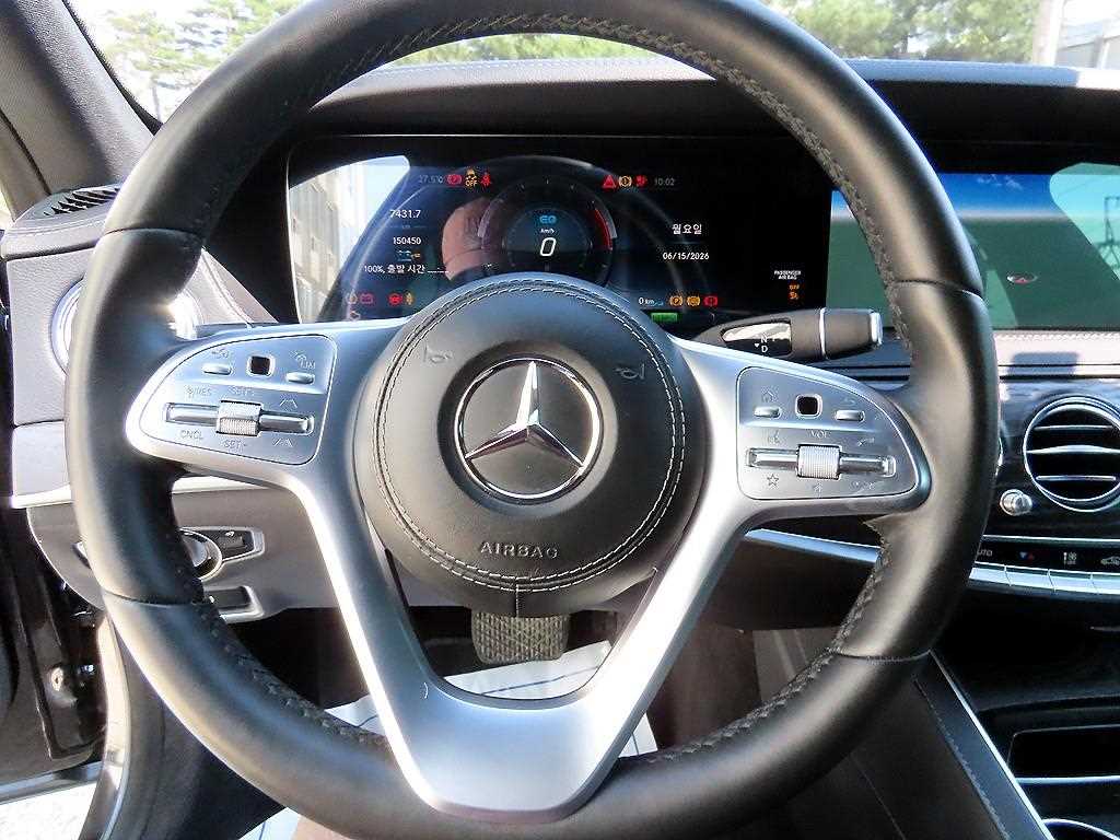 Mercedes-Benz S-Class — photo 08