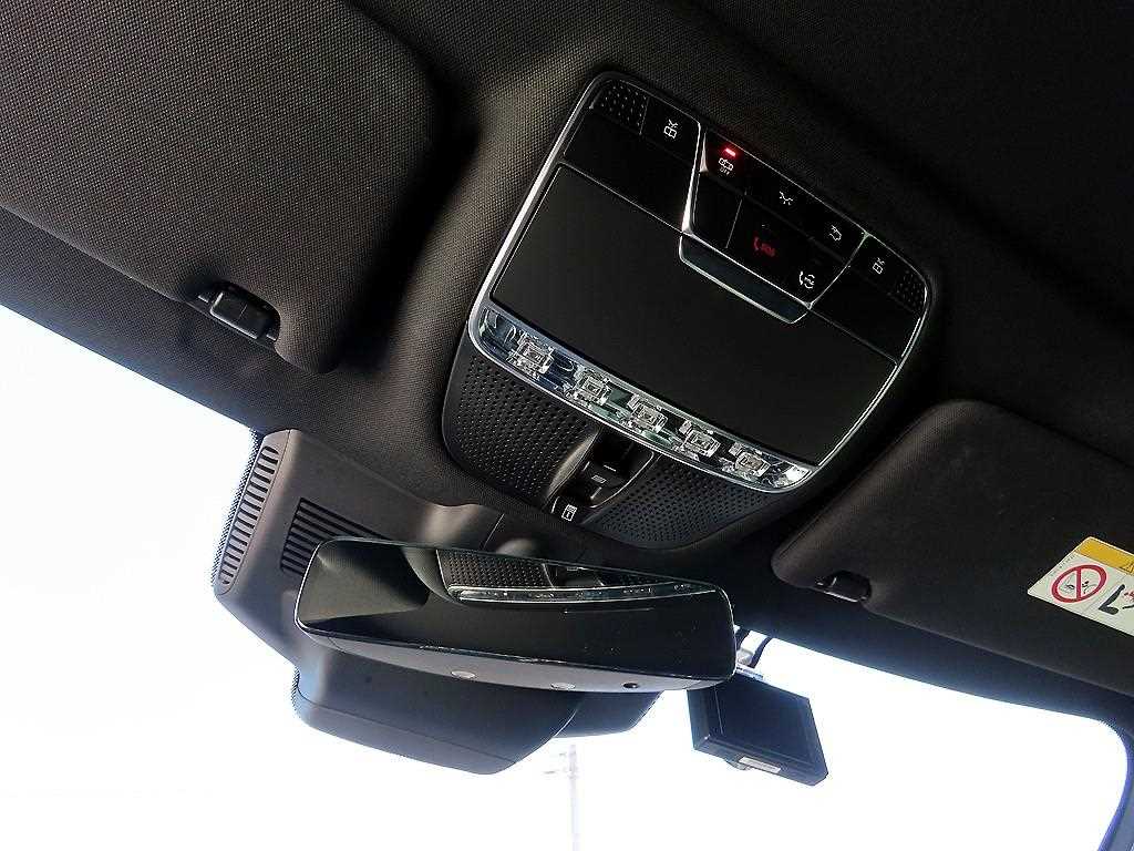 Mercedes-Benz S-Class — photo 14