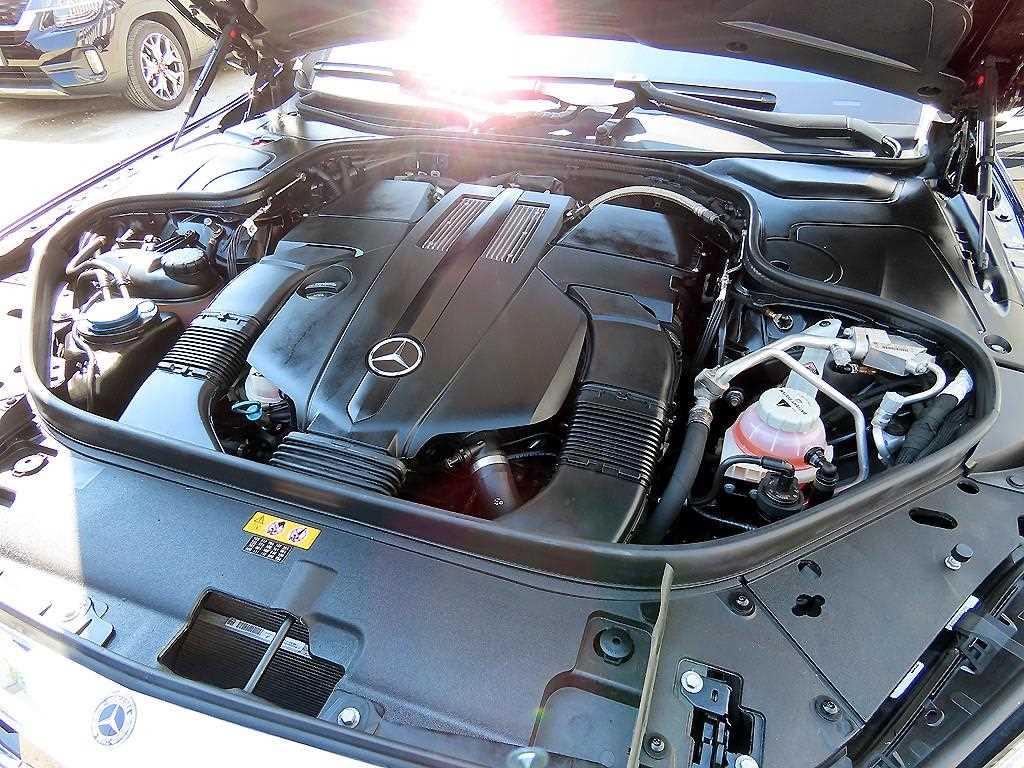 Mercedes-Benz S-Class — photo 19