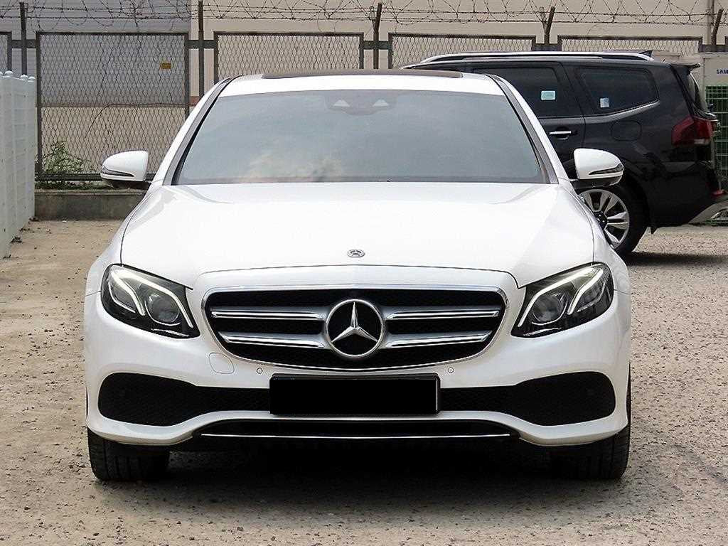 Mercedes-Benz E-Class — photo 01