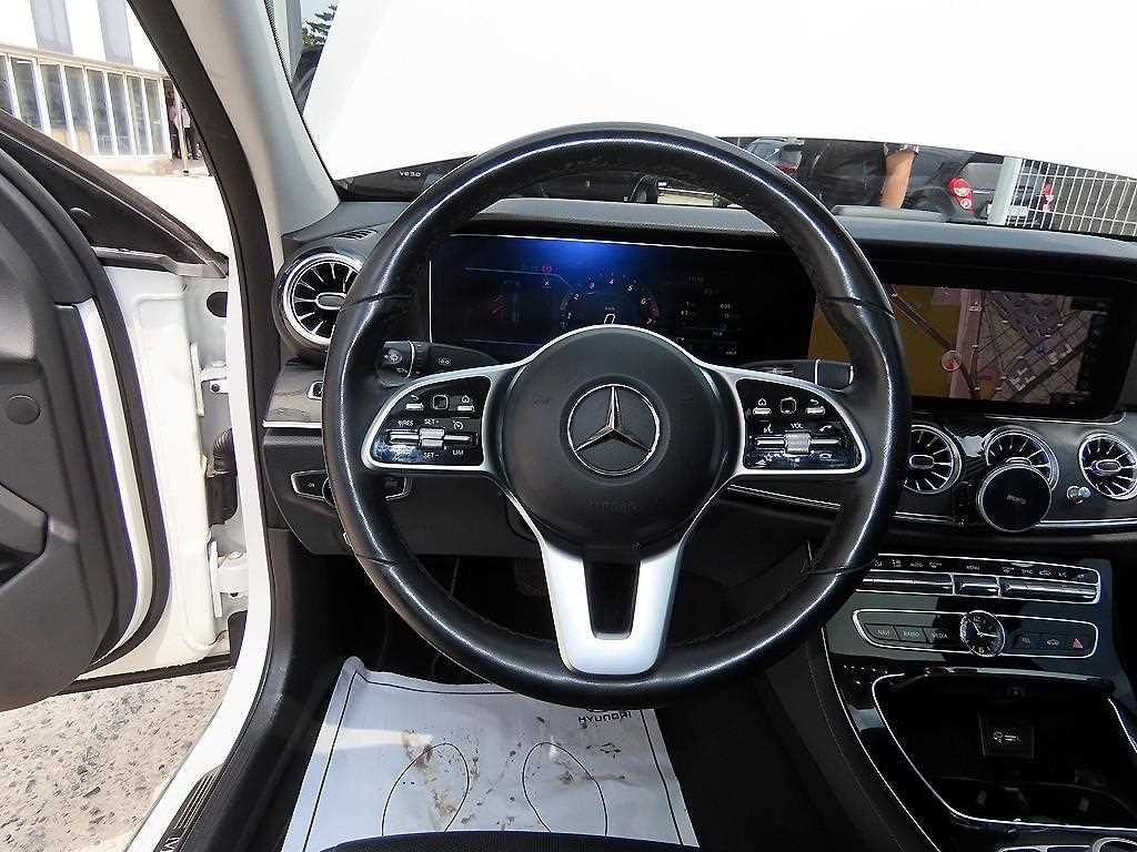 Mercedes-Benz E-Class — photo 08