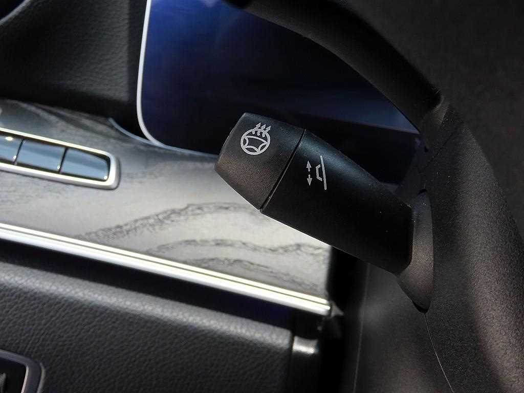 Mercedes-Benz E-Class — photo 13