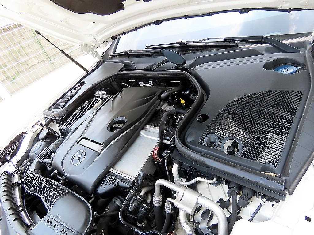 Mercedes-Benz E-Class — photo 19