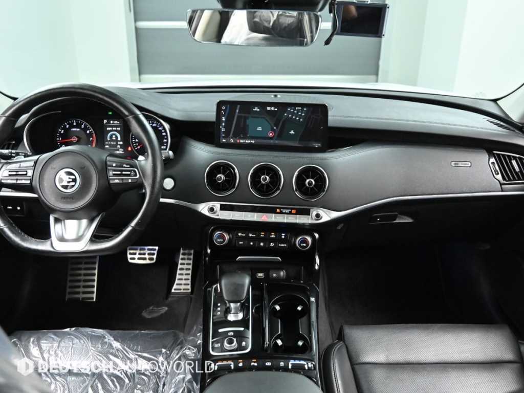 Kia Stinger — photo 07