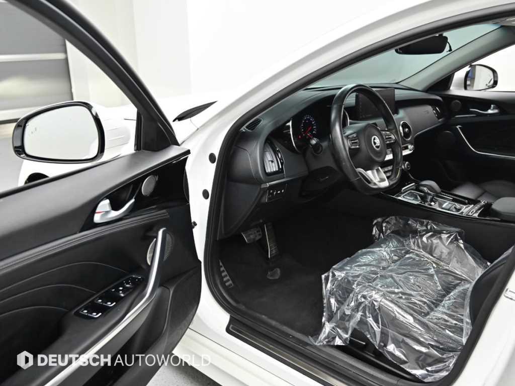 Kia Stinger — photo 11