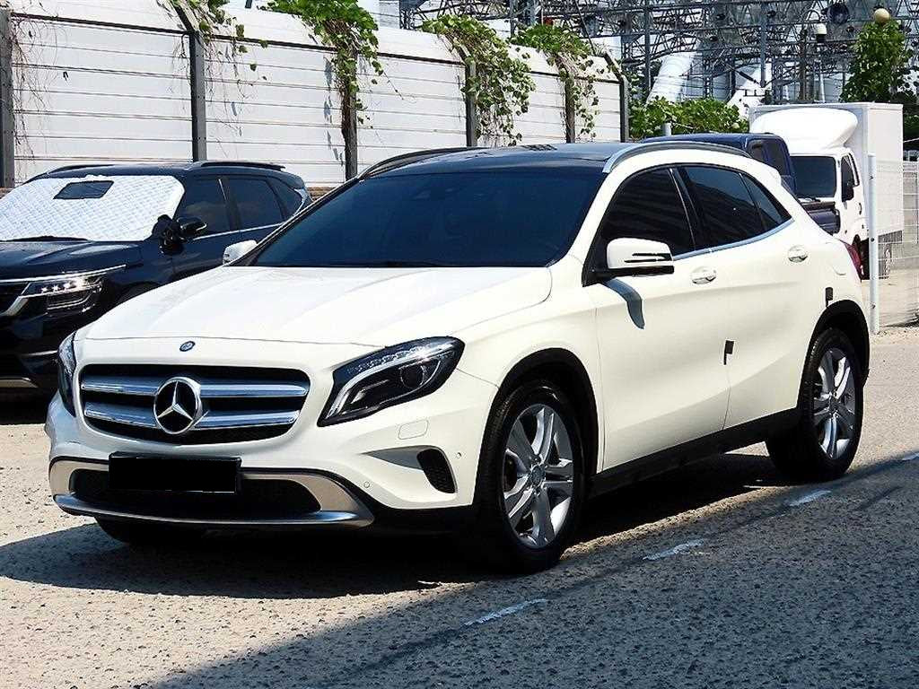 Mercedes-Benz GLA-Class — photo 02