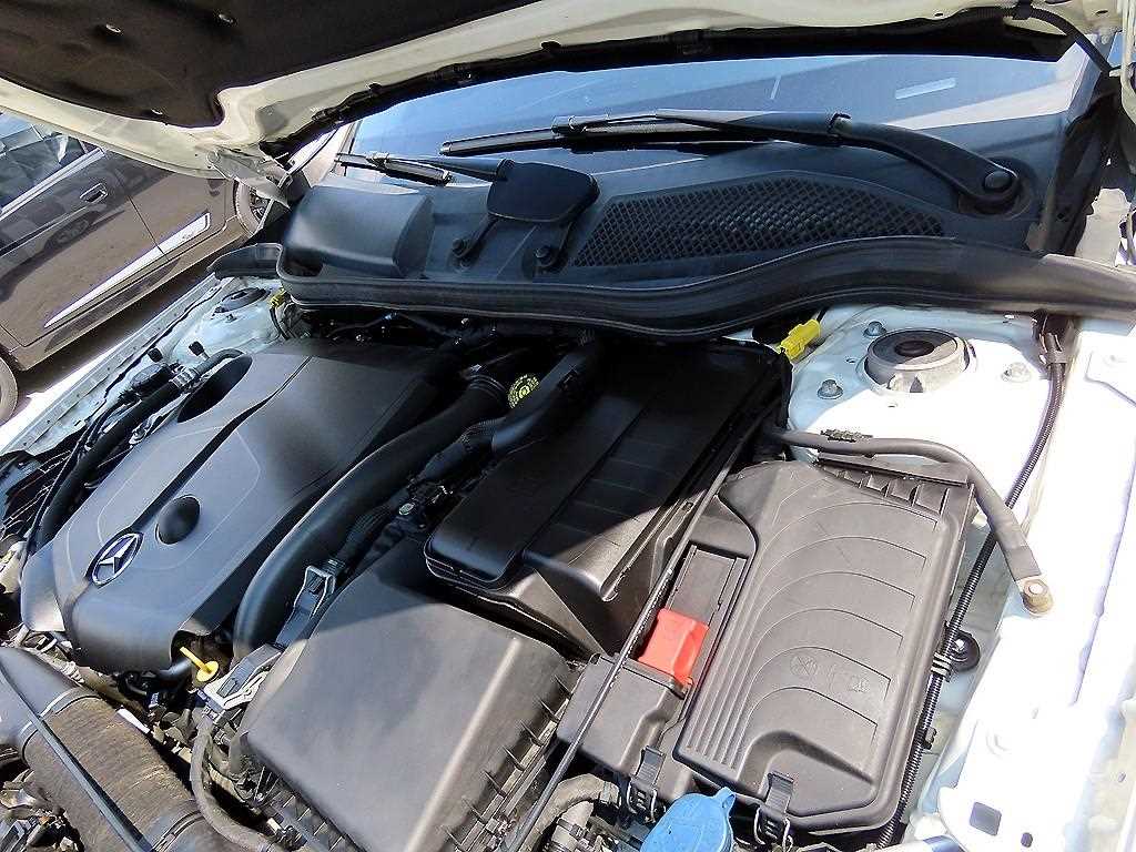 Mercedes-Benz GLA-Class — photo 19