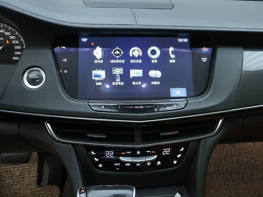 Cadillac CT6 — photo 09