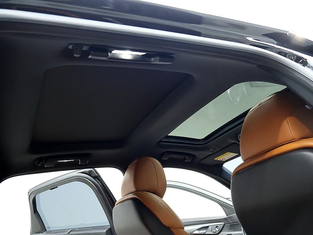 Cadillac CT6 — photo 14
