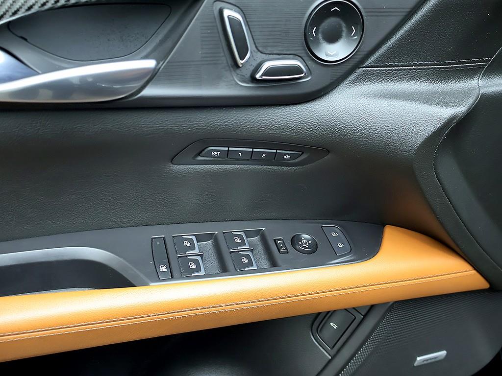 Cadillac CT6 — photo 15