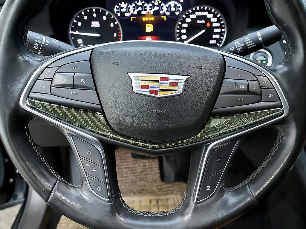 Cadillac CT6 — photo 16