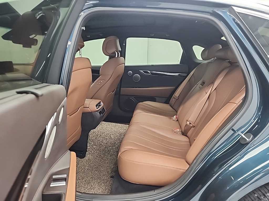 Genesis G80 — photo 12