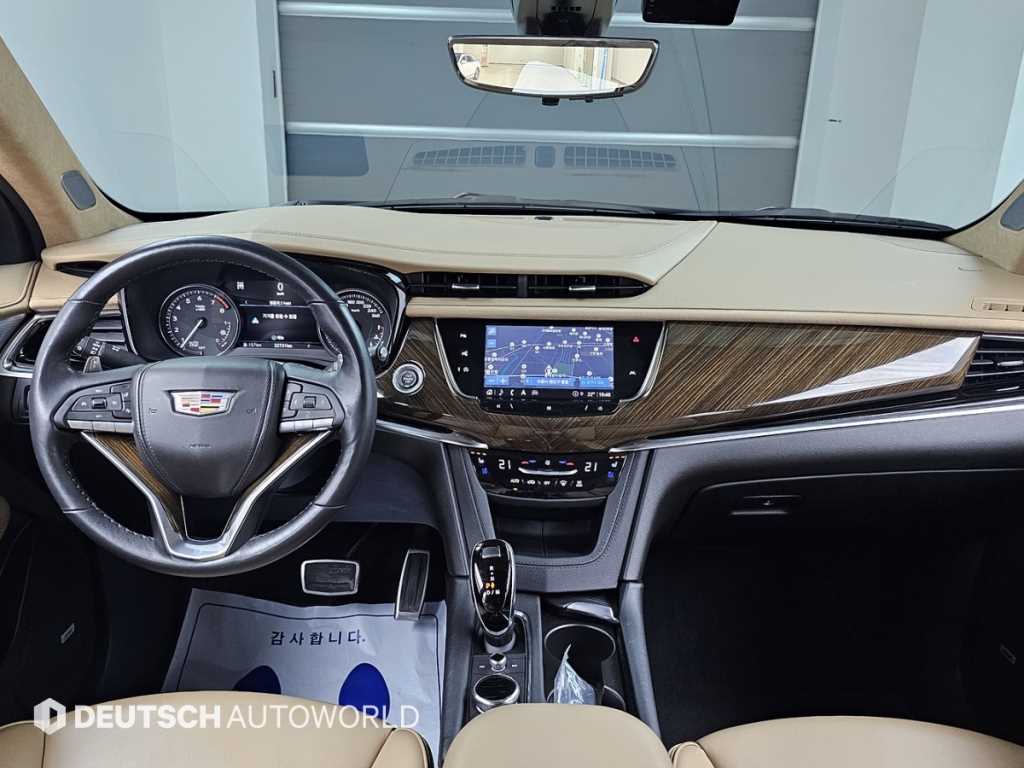 Cadillac XT6 — photo 07
