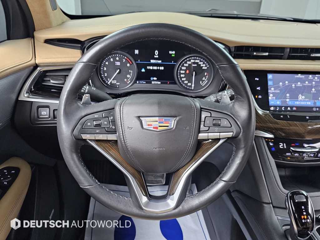Cadillac XT6 — photo 13