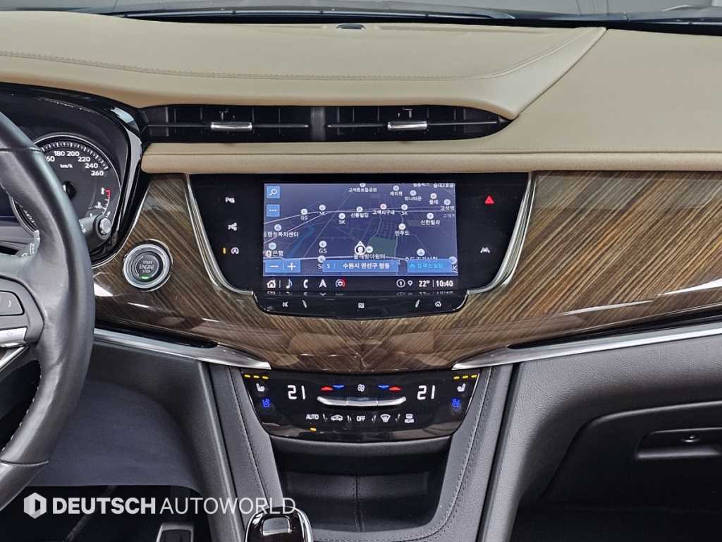 Cadillac XT6 — photo 14