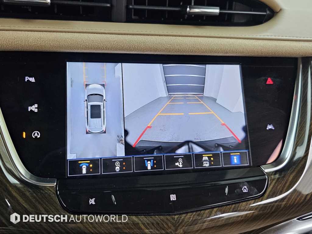 Cadillac XT6 — photo 15
