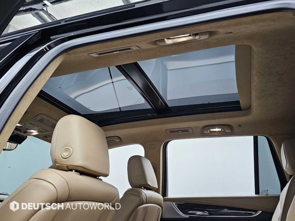 Cadillac XT6 — photo 18