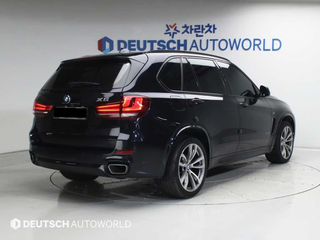 BMW X5 — photo 02