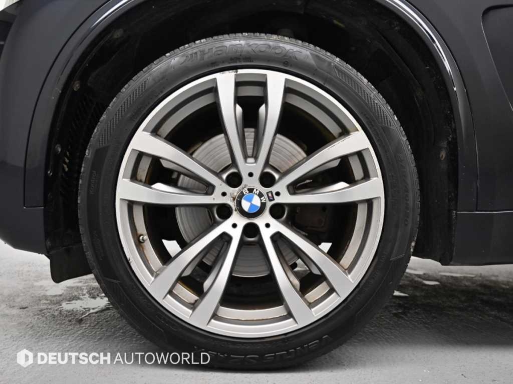 BMW X5 — photo 05