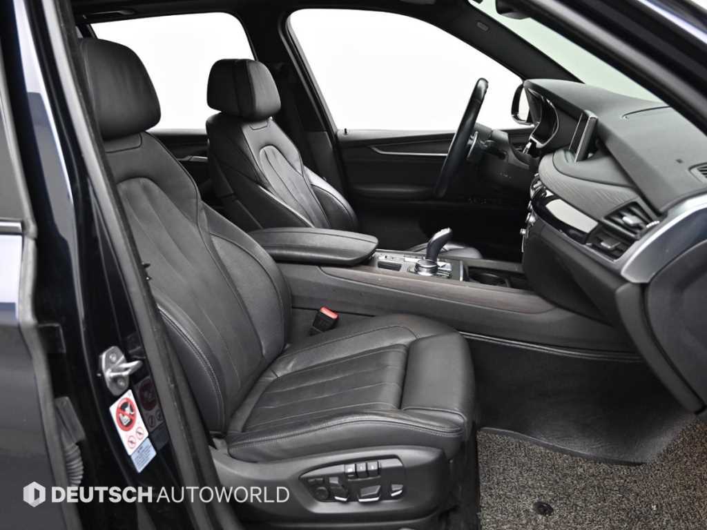 BMW X5 — photo 10