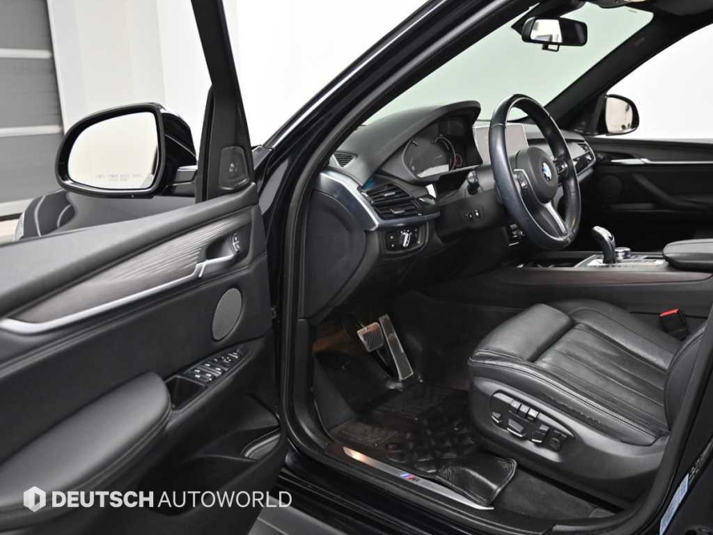 BMW X5 — photo 11