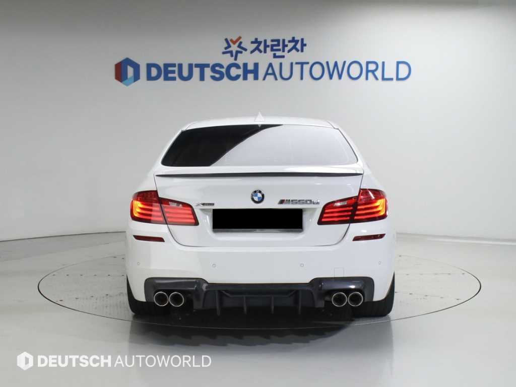 BMW 5-Series — photo 04