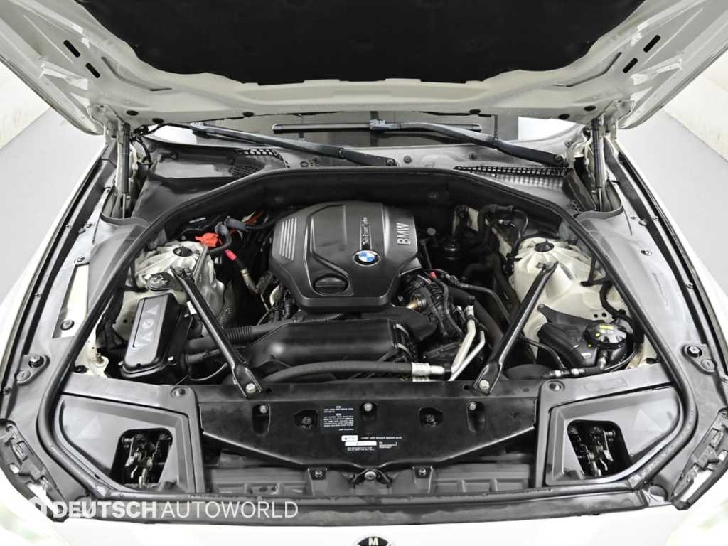 BMW 5-Series — photo 06