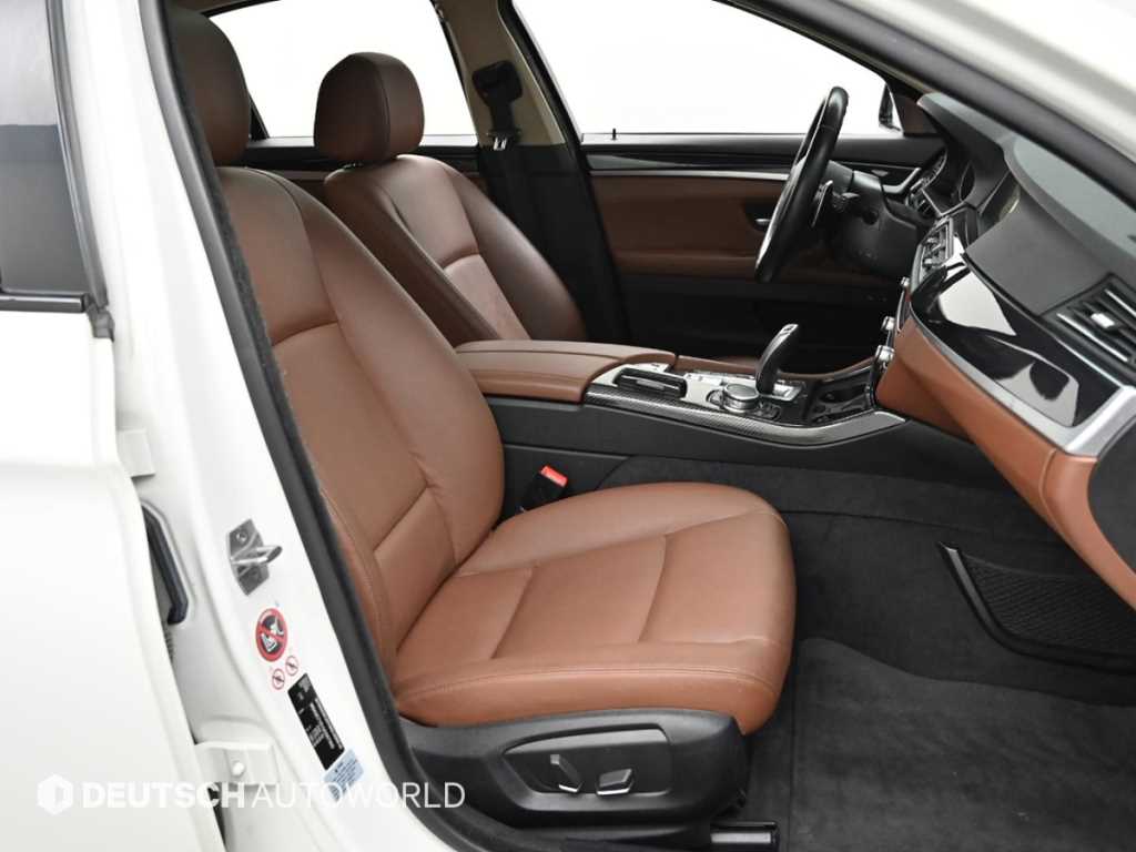 BMW 5-Series — photo 10
