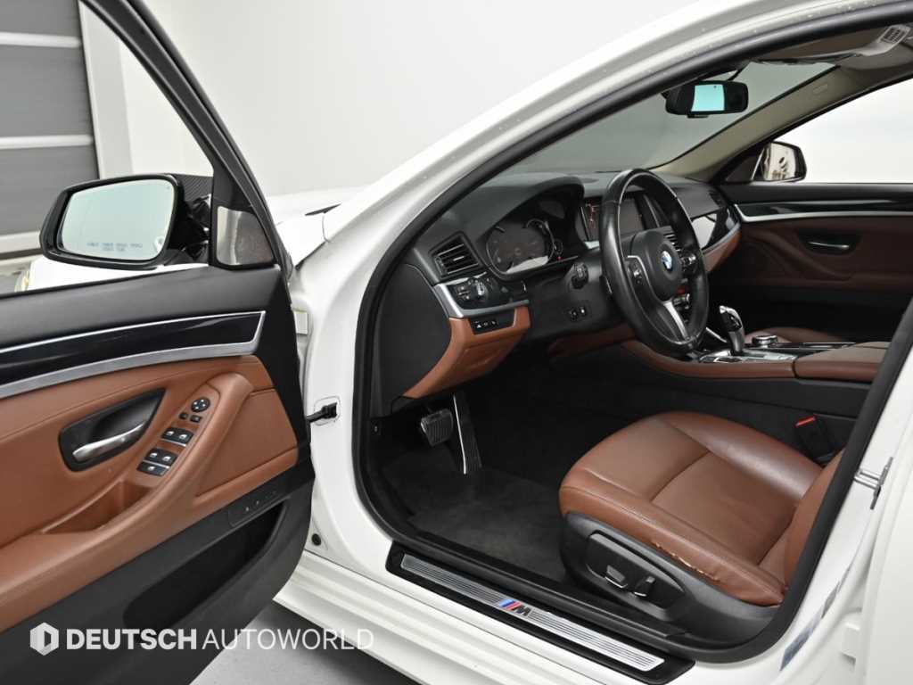 BMW 5-Series — photo 11