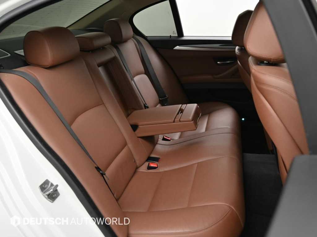 BMW 5-Series — photo 12